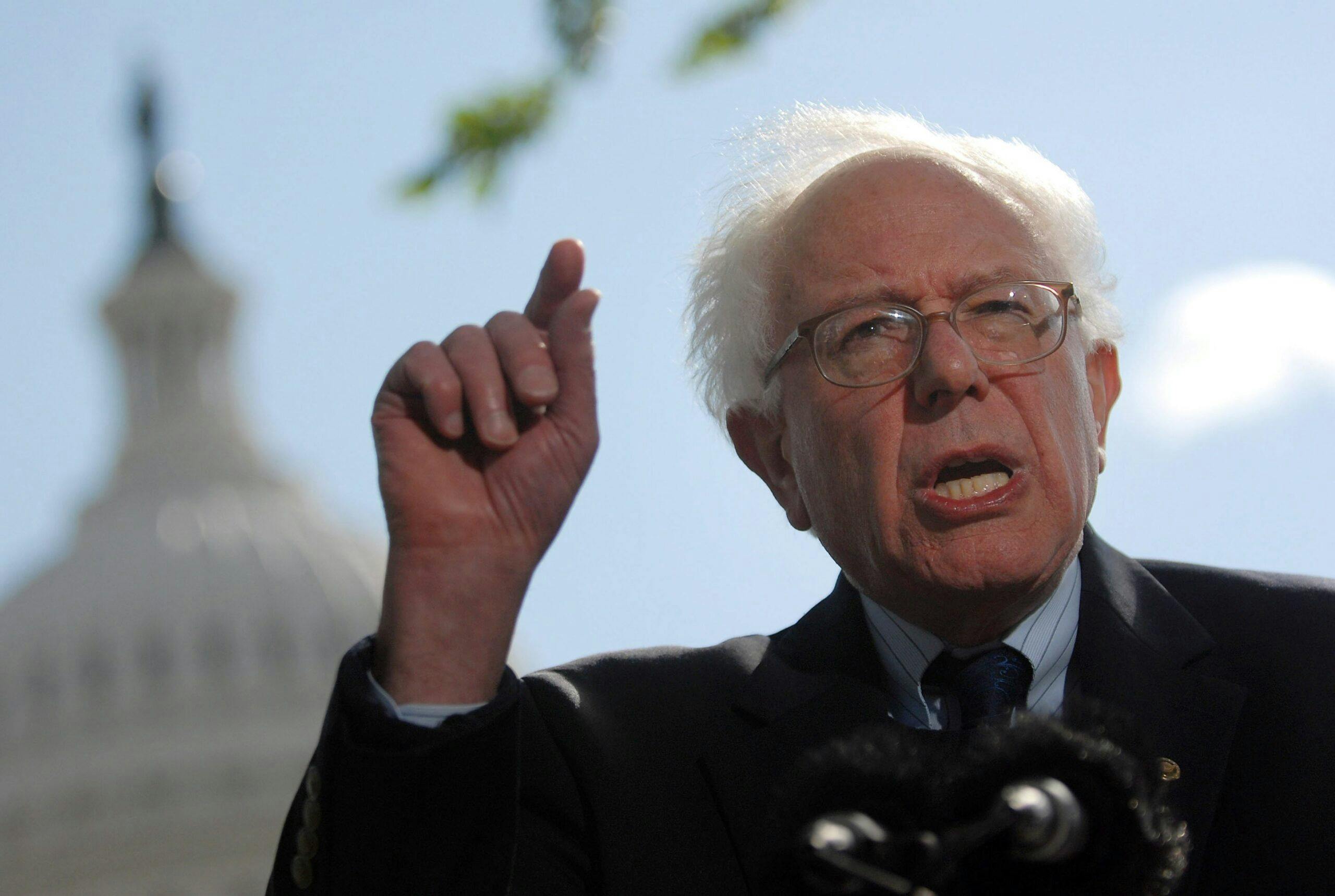 Image: Independent Senator from Vermont Bernie Sanders announces he will run for president