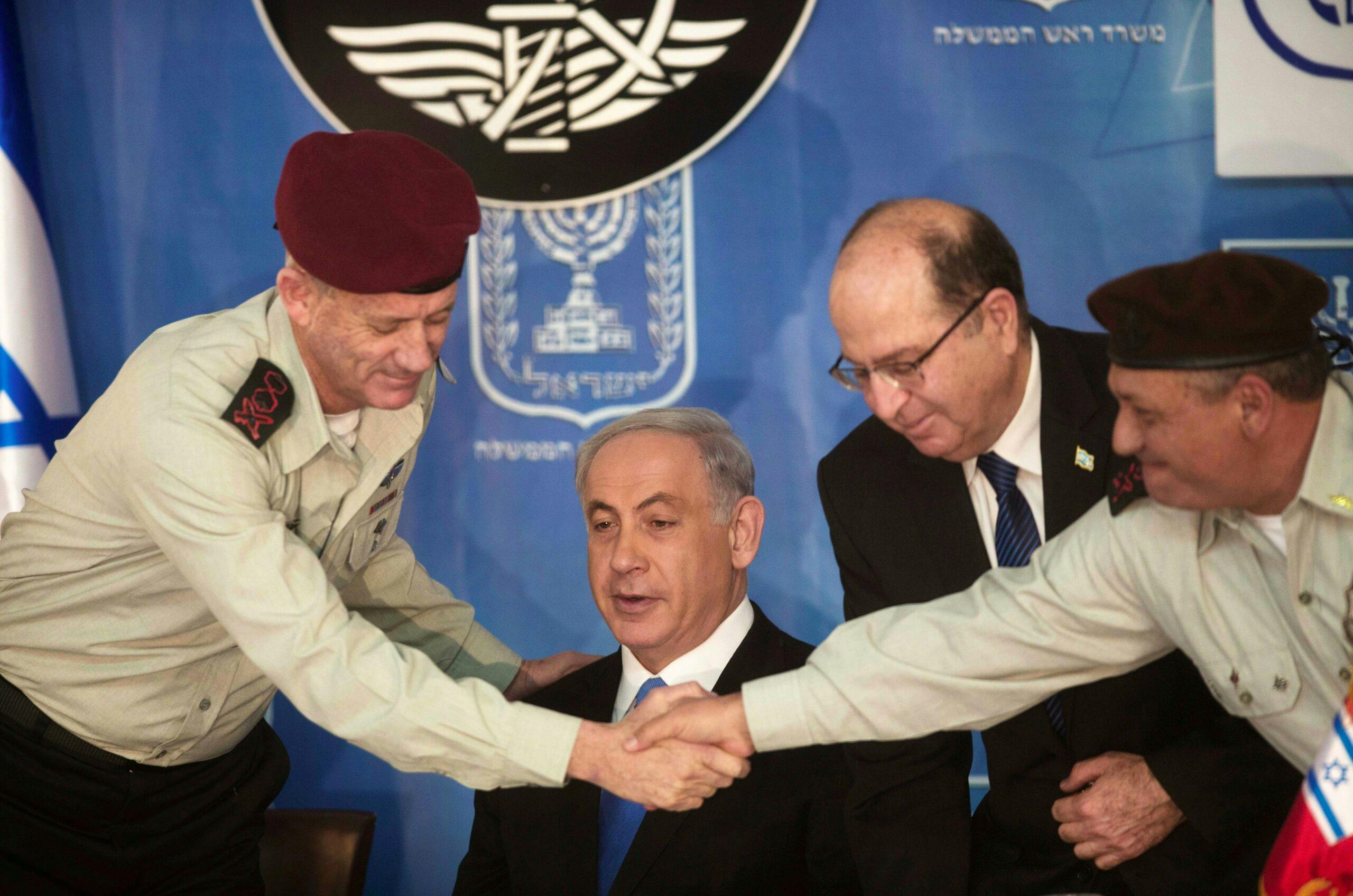 netanyahu-with-generals-1467818904