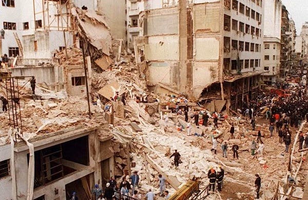 Aftermath of the AMIA bombing on July 18,1994 (La Nación)