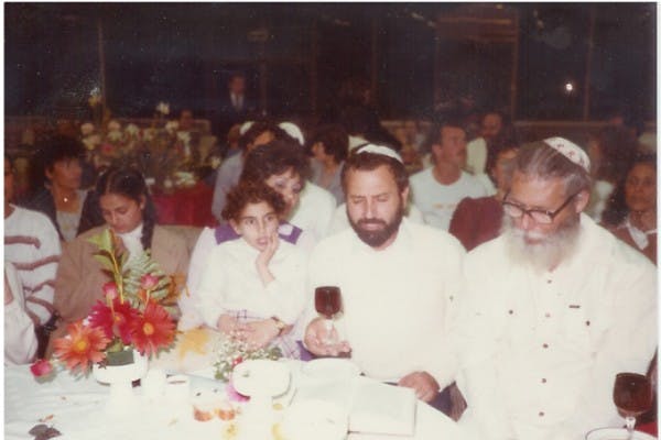 Heski-Leventhal and family at the Kabbalah Centre 
