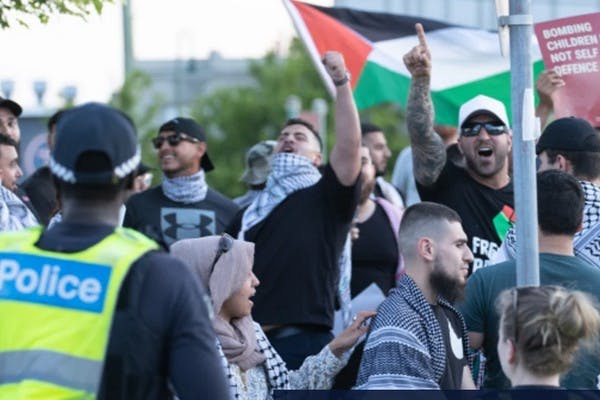 Pro-Palestinian protesters in Caulfield in November (Simon Shluter)